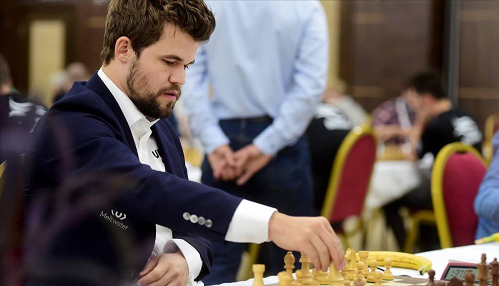 Rakibinin hile yaptığına inanan Carlsen, ilk hamlesinin ardından oyundan çekildi