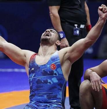 Taha-Akgül,-Dünya-Güreş-Şampiyonası'nda-finalde