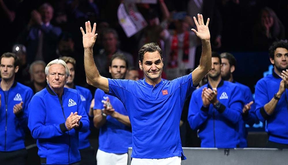 Tenisin efsanesi Roger Federer son maçının ardından kortlara veda etti
