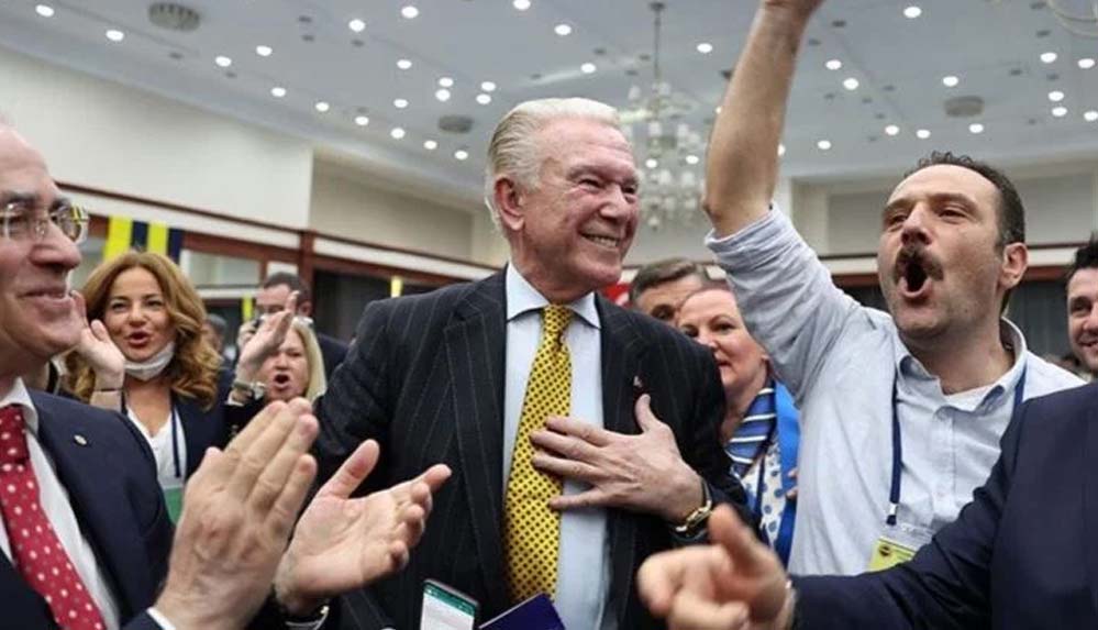 Uğur-Dündar--Fenerbahçe-Cumhuriyet'in-100.-yılında-şampiyon-olacak