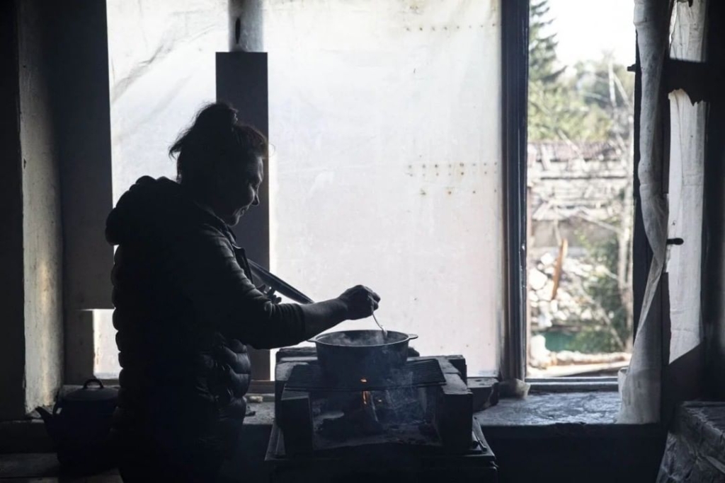 Ukrayna'daki savaşta üç ay sığınakta kalan aile yaşadıklarını anlattı