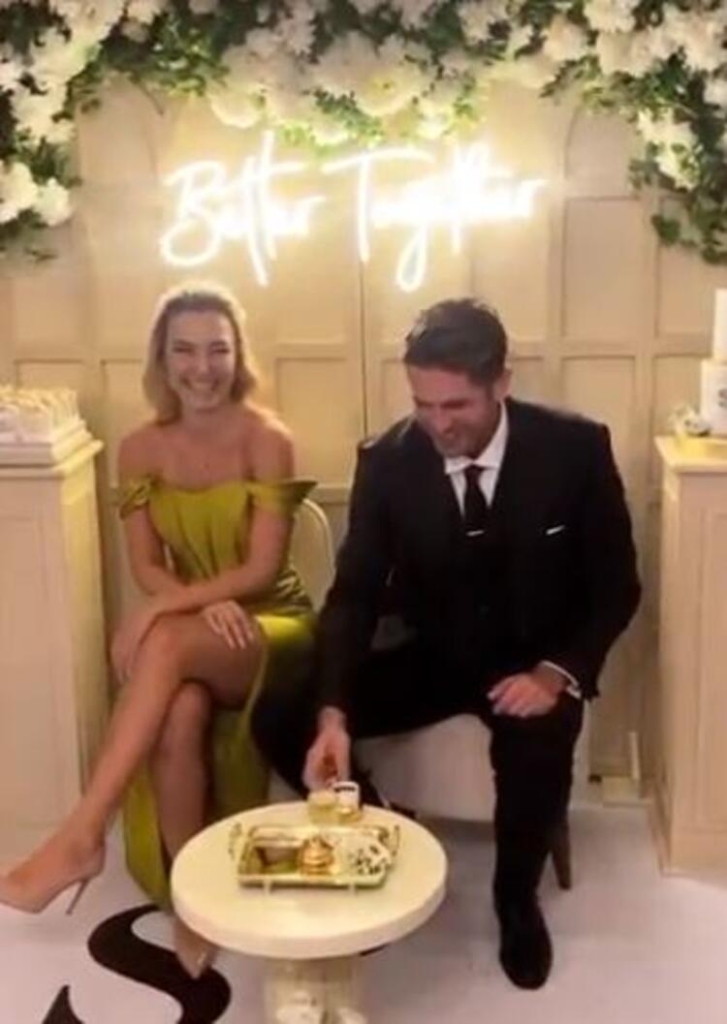 Sude Burcu ile Mert Öcal nişanlandı