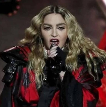 Madonna'nın klip çekimini polis bastı 10 modanna
