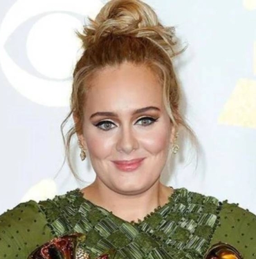 Adele'den hayranlarına kötü haber