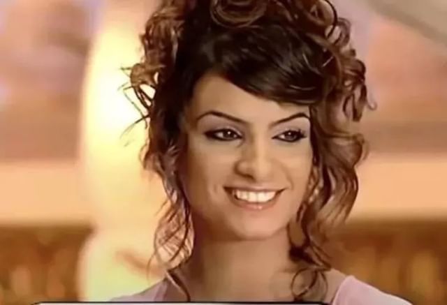 Adını değiştirdi, tesettüre girdi! Popstar Özlem'den seneler sonra gelen itiraf: 'Yarışmada açık giyinmezsen...'