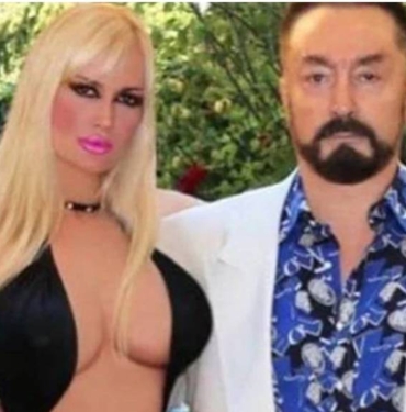 Adnan Oktar duruşmasında sanık Tülay Kumaşçı Benim Adnan Oktar'ı sevmem suç mu; hayranım, aşığım...