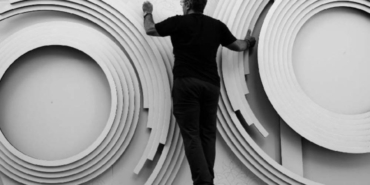 Ahmet Güneştekin'in Gâvur Mahallesi sergisi İzmir'de