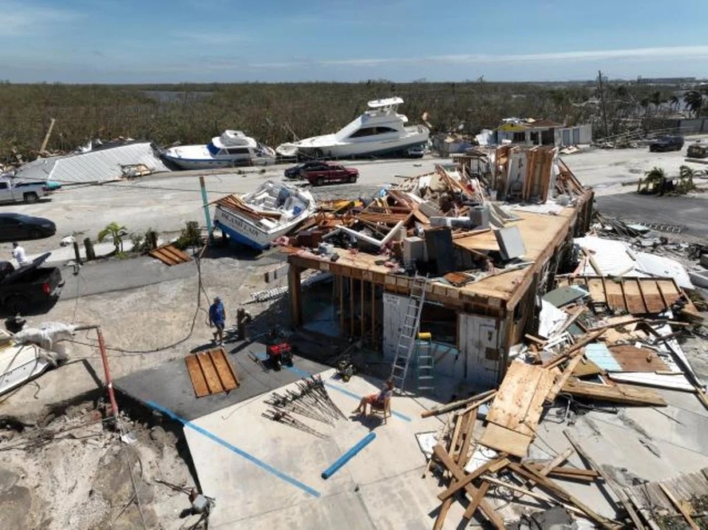 Ahu Tuğba, Amerika'da yaşanan Ian kasırgasında evini ve arabasını kaybetti