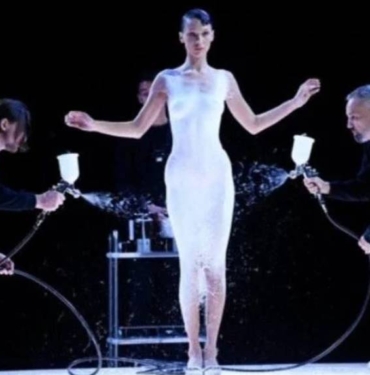 Bella Hadid'in giydiği sprey kıyafetin ardındaki bilim 4 Bella Hadid'in giydiği sprey kıyafetin ardındaki bilim