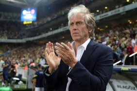 Brezilya basını duyurdu! Jorge Jesus listeyi yönetime verdi