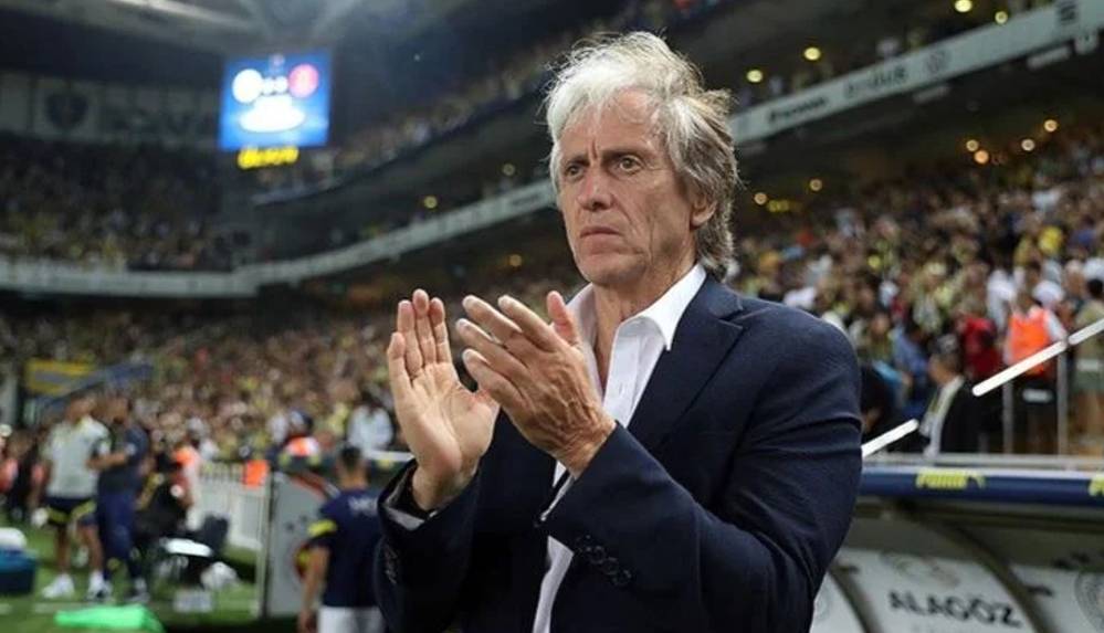 Brezilya basını duyurdu! Jorge Jesus listeyi yönetime verdi