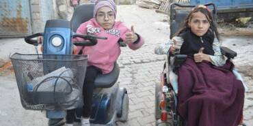 Cam-kemik-hastası-kız-kardeşlerin-'can'dan-dayanışması