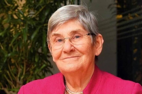 Prof. Dr. Canan Karatay, 'bakteri yuvası' diyerek uyardı: Asla evinize sokmayın! 6 Canan Karatay Sakın ama sakın içmeyin, kalbi durdurur