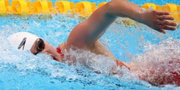 Çinli yüzücüden 400 metrede dünya rekoru!