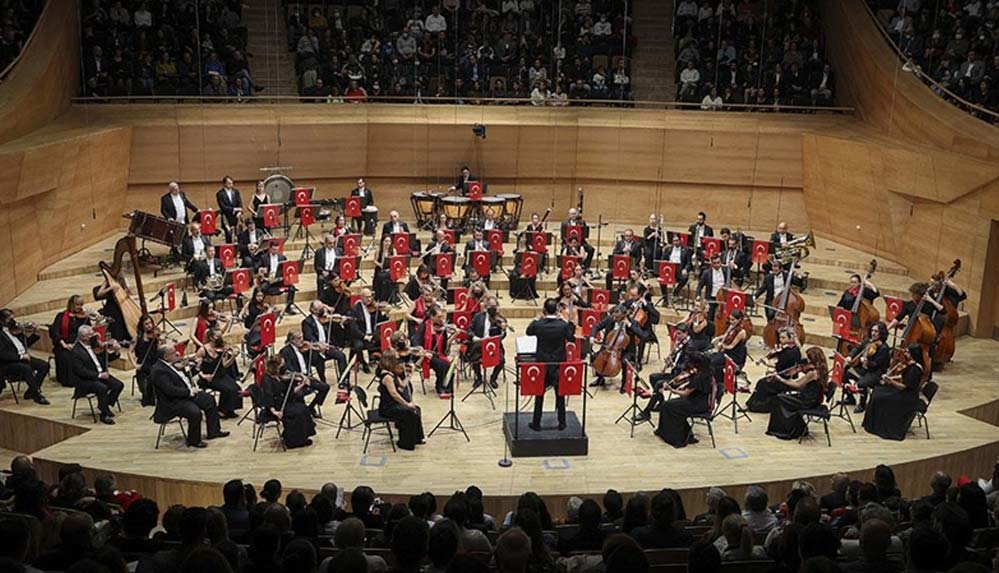 Cumhurbaşkanlığı Senfoni Orkestrası'ndan Cumhuriyetin 99. yılına özel konser 5 Cumhurbaşkanlığı-Senfoni-Orkestrasından-Cumhuriyetin-99.-yılına-özel-konser