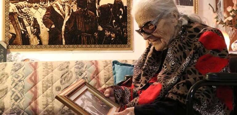Cumhuriyet’in ilanına tanıklık eden Sabiha öğretmenin asırlık gururu