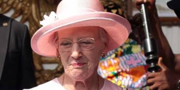 Danimarka-Kraliyet-Ailesi'nde-ortalık-karıştı--Torunlarının-ünvanlarını-almıştı,-özür-diledi