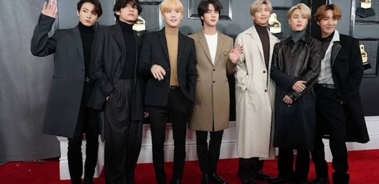 Dünyaca ünlü K-pop grubu BTS’nin üyeleri askerlik yapacak