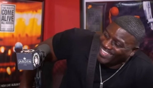 Dünyaca ünlü şarkıcı Akon Türkiye’ye saç ektirmeye geldi: En büyük şikayeti…