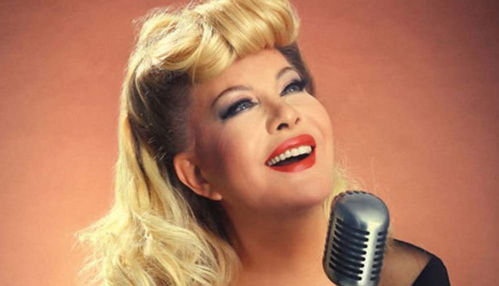 Emel-Sayın'dan-yıllar-sonra-gelen-itiraf--Estetikten-korktum-hastaneden-kaçtım