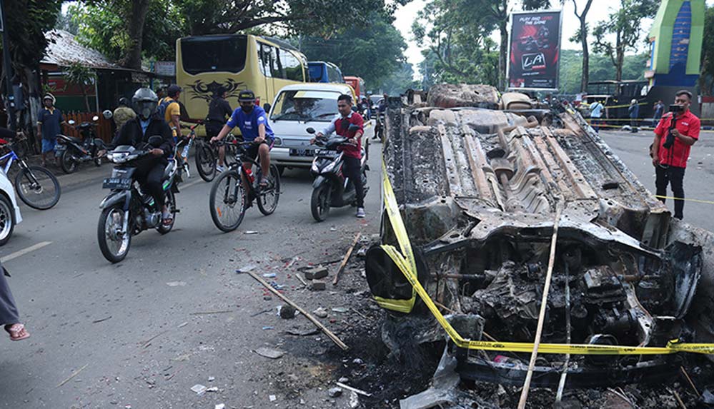 Endonezya'da futbol maçında izdiham: 129 kişi öldü, yüzlerce kişi yaralandı
