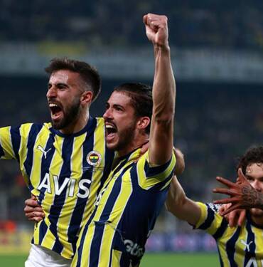 Fenerbahçe,-Başakşehir'i-Rossi-ile-devirdi
