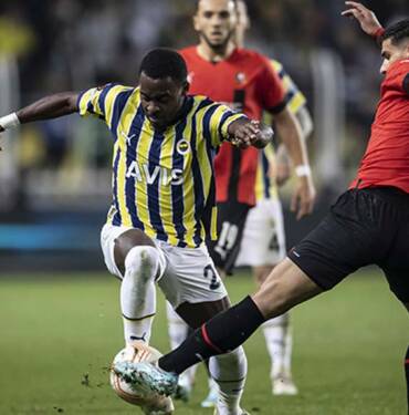 Fenerbahçe'den-müthiş-geri-dönüş,-3-0-geriye-düştüğü-maçta...
