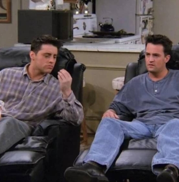 Friends’in yıldızı Matthew Perry ölümden döndüğünü anlattı: ‘Yüzde 2 yaşama şansım vardı’ 10 Friends’in yıldızı Matthew Perry ölümden döndüğünü anlattı