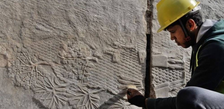 IŞİD’in yıktığı antik kentte Asurlulara ait kalıntılar bulundu