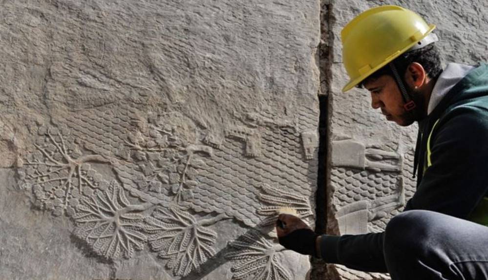 IŞİD'in yıktığı antik kentte Asurlulara ait kalıntılar bulundu