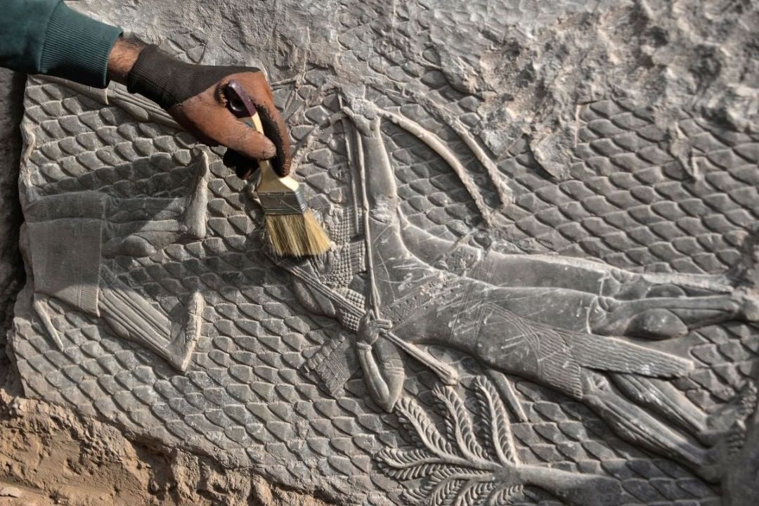 IŞİD'in yıktığı antik kentte Asurlulara ait kalıntılar bulundu