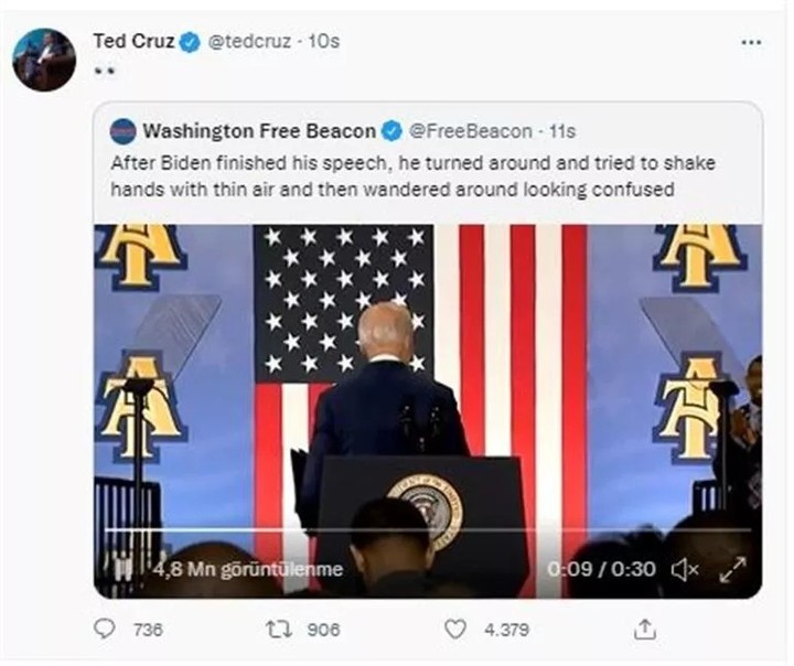 Joe Biden bu sefer de arkasını dönüp boşlukla sohbet etti, yolunu bulamayınca kürsüden inemedi