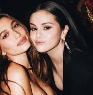 Justin Bieber'ın eski sevgilisi ve şimdiki eşi aynı karede: Hailey Bieber ve Selena Gomez'in birlikte verdiği poz sosyal medyanın gündeminde 10 Justin Bieber'ın eski sevgilisi ve şimdiki eşi aynı karede