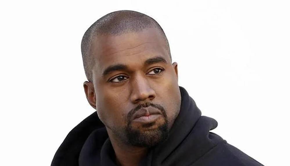 Kanye West, moda devinin merkezini bastı