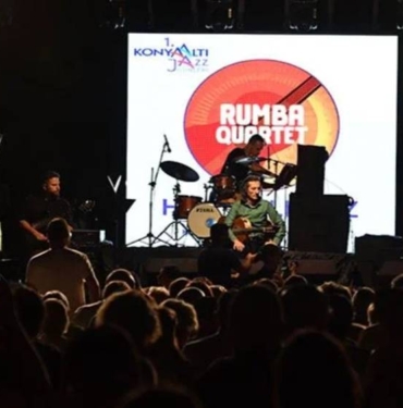 Konyaaltı Jazz Günleri, müzikseverlerin yoğun ilgisiyle sürüyor