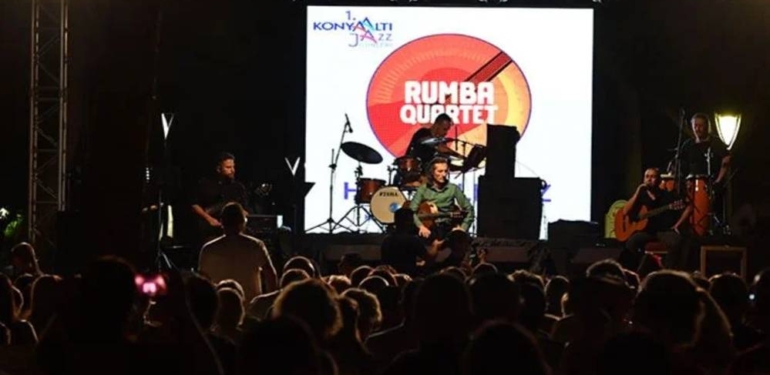 Konyaaltı Jazz Günleri, müzikseverlerin yoğun ilgisiyle sürüyor