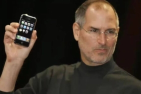 Kutusundan hiç çıkmamış ilk iPhone rekor fiyata satılacak!