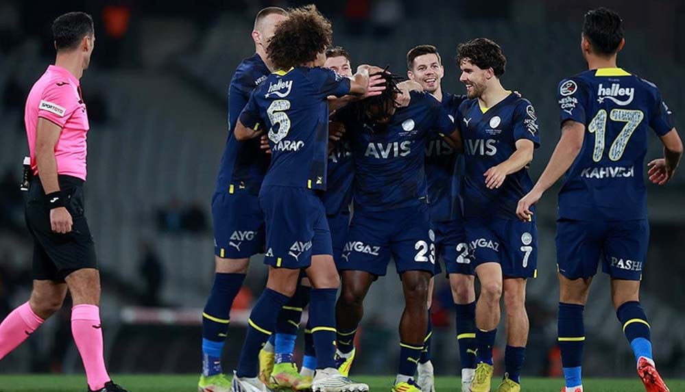 Lider-Fenerbahçe,-İstanbulspor-engelini-5-golle-aştı