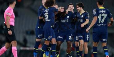 Lider-Fenerbahçe,-İstanbulspor-engelini-5-golle-aştı