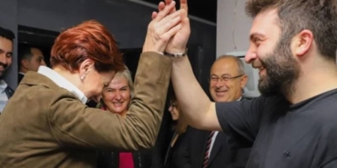 Meral Akşener, Baturay Özdemir’in stand-up gösterisini izledi