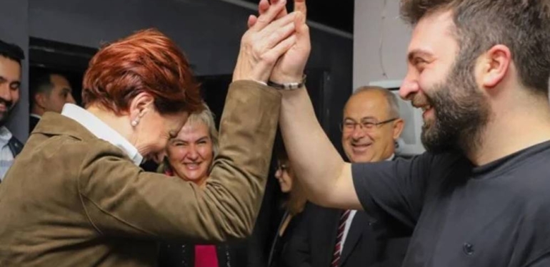 Meral Akşener, Baturay Özdemir’in stand-up gösterisini izledi
