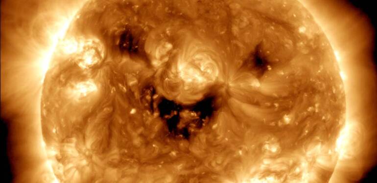 NASA'dan-'gülümseyen-Güneş'-paylaşımı