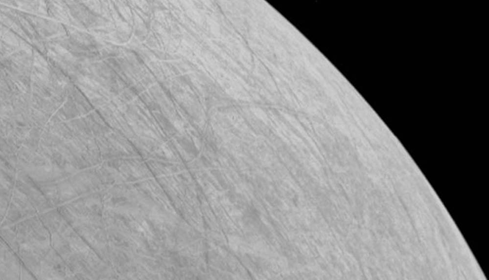 NASA'nın keşif aracı Juno'dan, Europa'nın en yakın görüntüleri