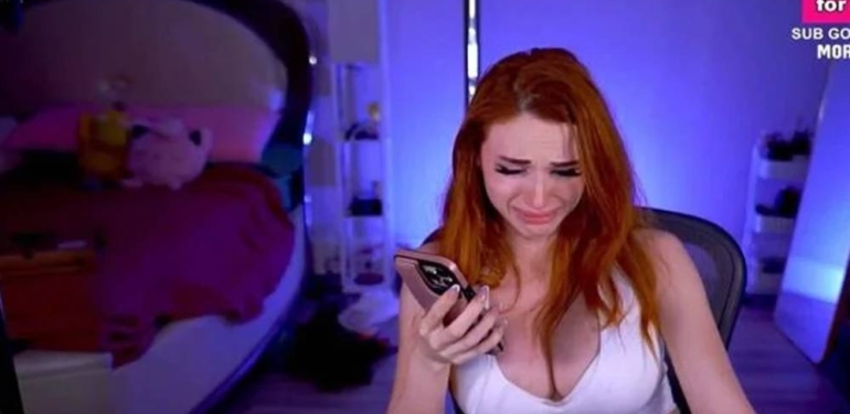 OnlyFans ve Twitch yıldızı, erotik yayınlarını eşinin zoruyla yaptığını anlattı