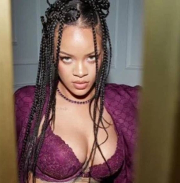 Rihanna 6 yıl sonra 'Lift Me Up' ile geri döndü