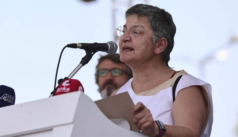 Son Dakika... TTB Başkanı Şebnem Korur Fincancı gözaltına alındı 4 TTB-Başkanı-Şebnem-Korur-Fincancı-gözaltına-alındı
