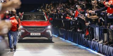 Togg'un-ilk-aracı-Gemlik-Kampüsü'nde-banttan-indirildi