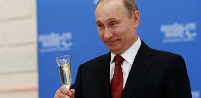 Ünlü ABD’li aktör Steven Seagal’den Putin’e destek