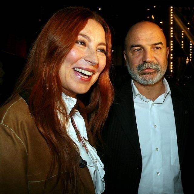 Usta oyuncu Altan Gördüm'den yıllar sonra gelen 'kanser' itirafı: Bana Vahide Perçin baktı 4 Usta oyuncu Altan Gördüm'den yıllar sonra gelen 'kanser' itirafı: Bana Vahide Perçin baktı