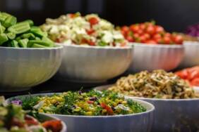 Üniversite-öğrencisinin-'vegan-menü'-talebi-KDK'nin-girişimiyle-karşılandı